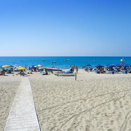 Stunning Apartment In Cariati With 1 Bedrooms And Wifi * Cariati