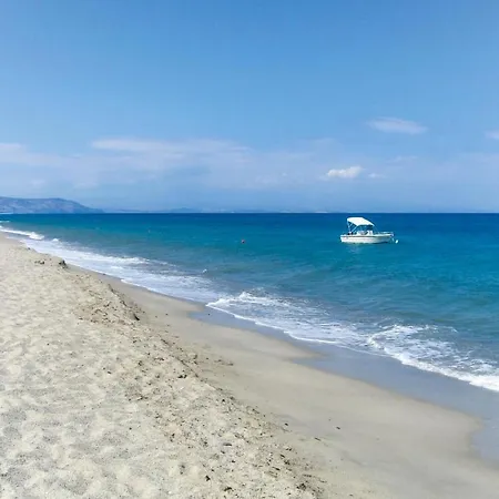 Stunning Apartment In Cariati With 1 Bedrooms And Wifi